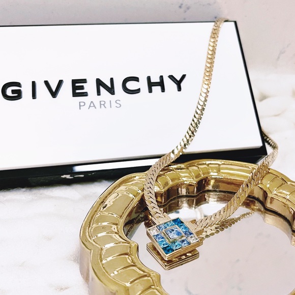Givenchy Jewelry - TRADED ✖️